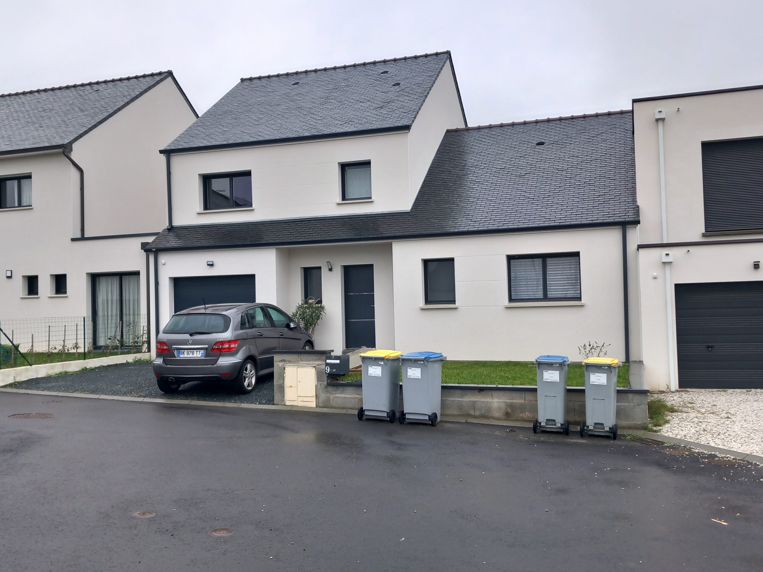Maison moderne à étage construite à Carquefou par COVAL Construction