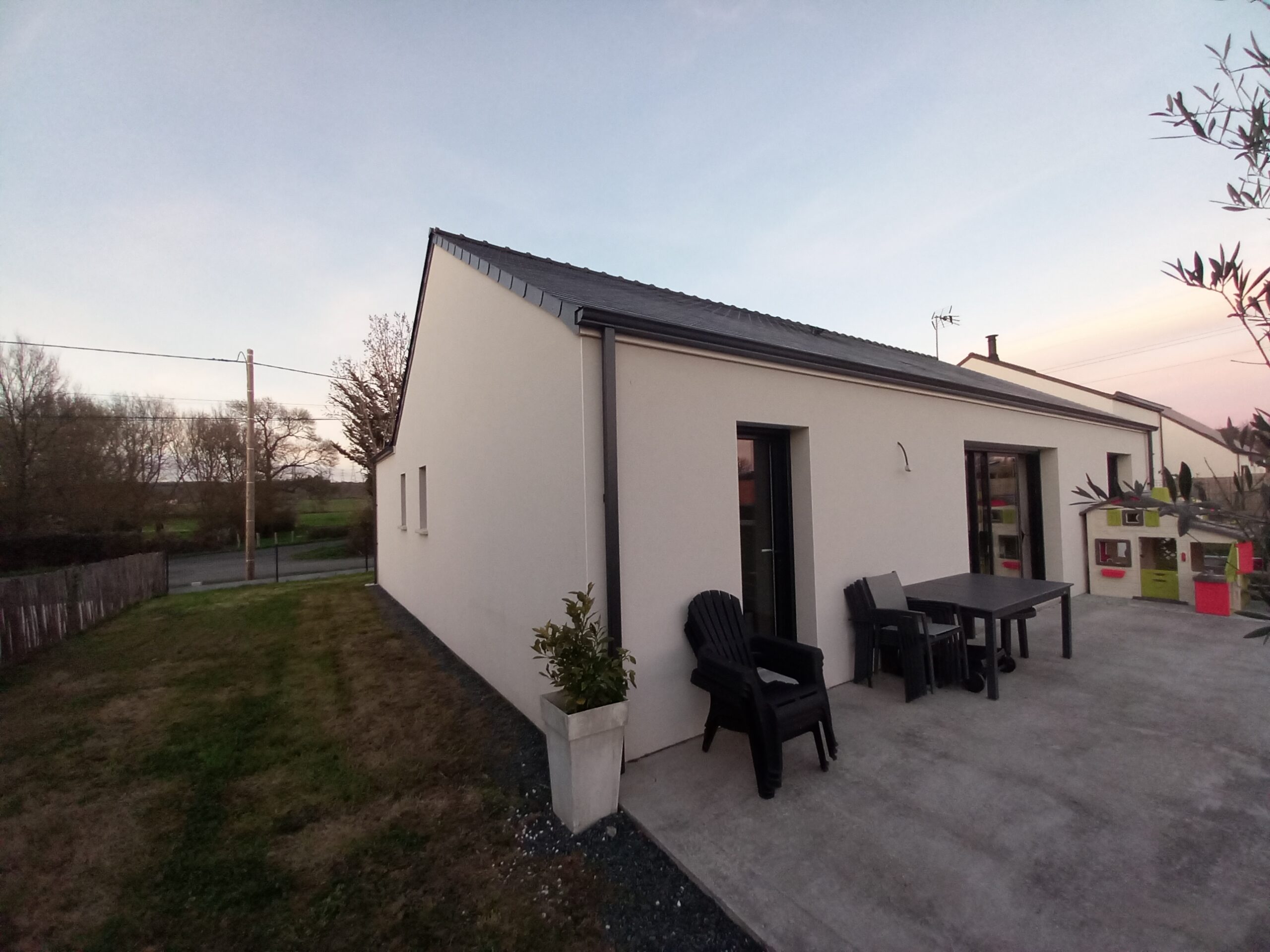 Extension &agrave; Cordemais, raccord sur la maison existante